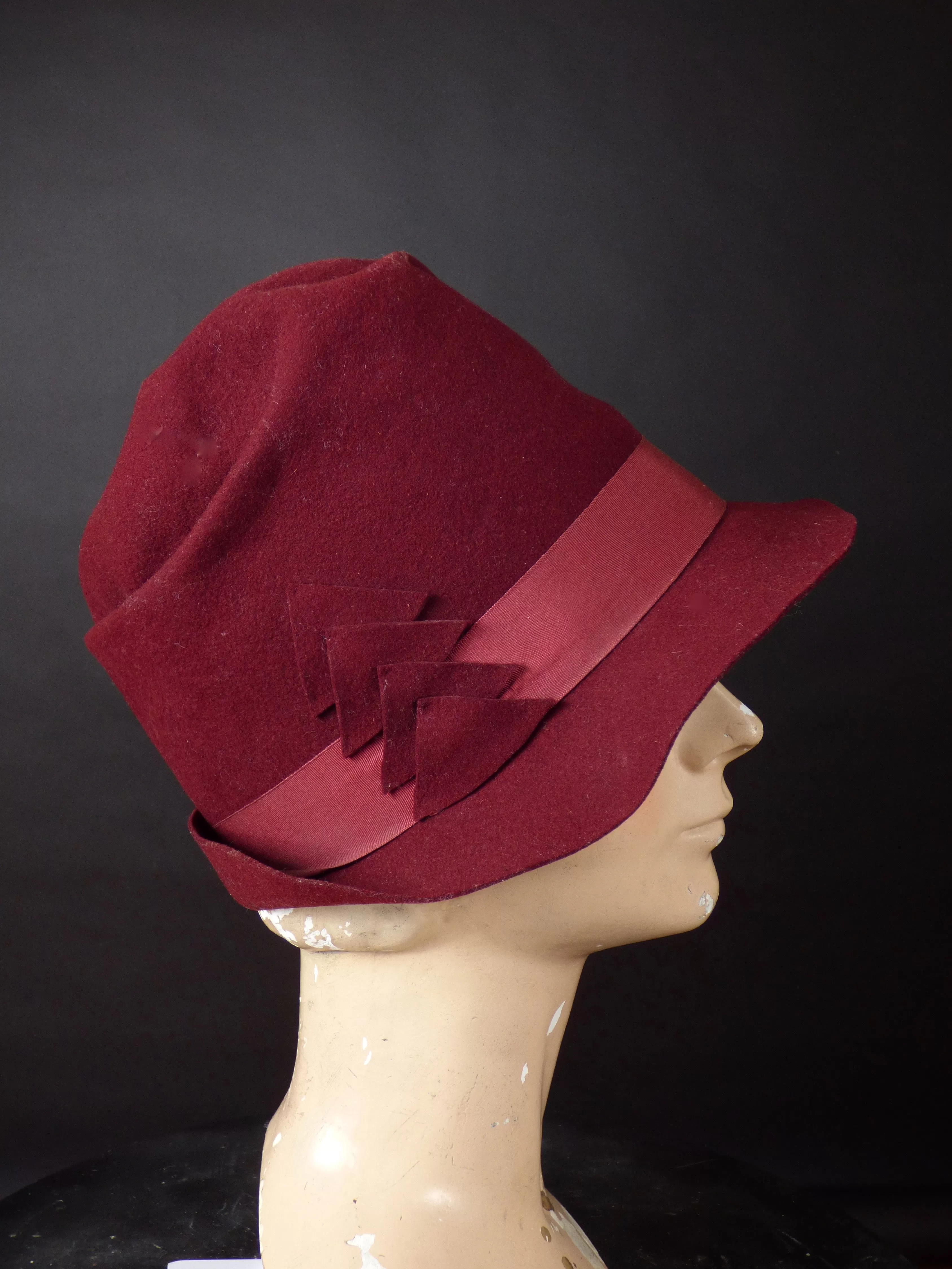 1920s Burgundy Wool Felt Sculpted Soft Cloche