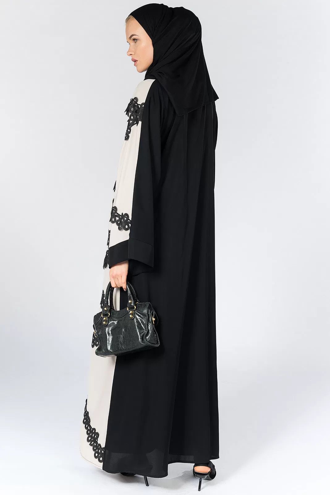 Bushra Abaya