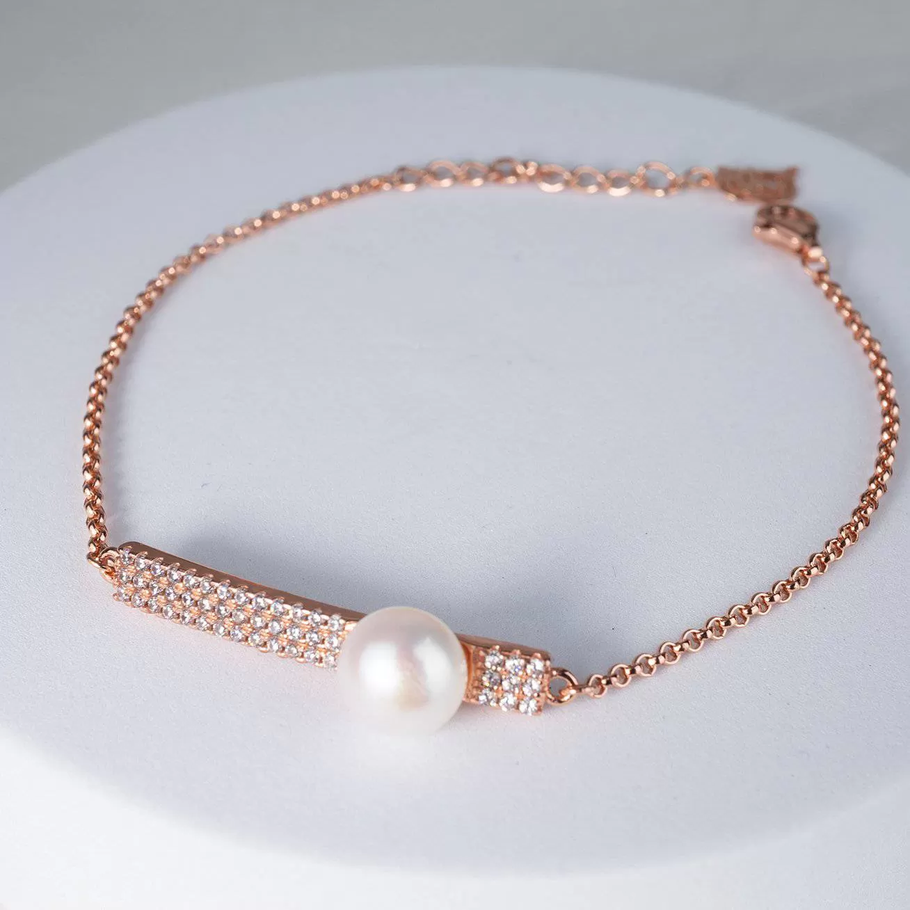 Elegant Freshwater Pearl Bracelet WB00024