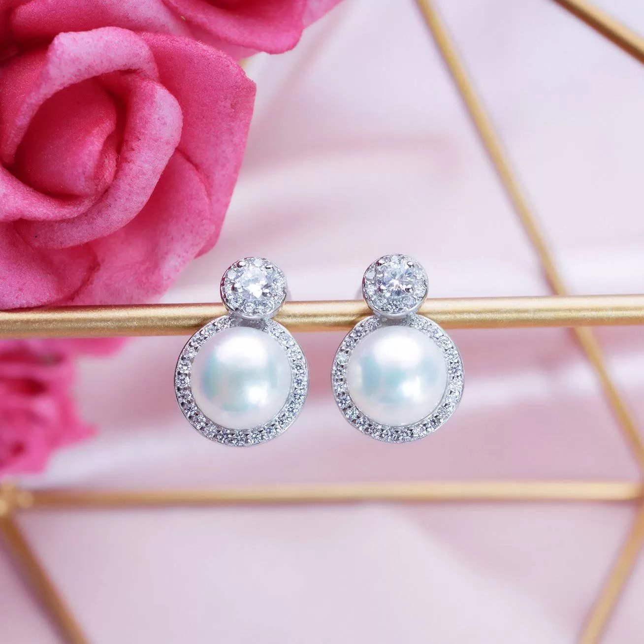 Elegant Freshwater Pearl Earrings WE00093