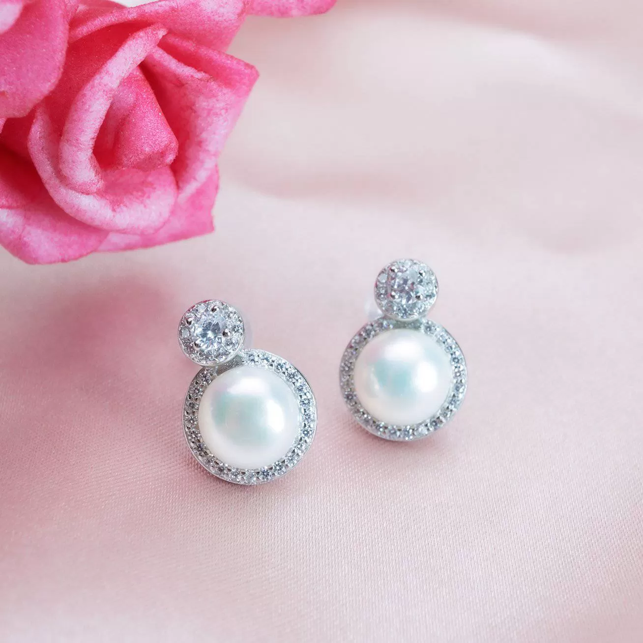 Elegant Freshwater Pearl Earrings WE00093