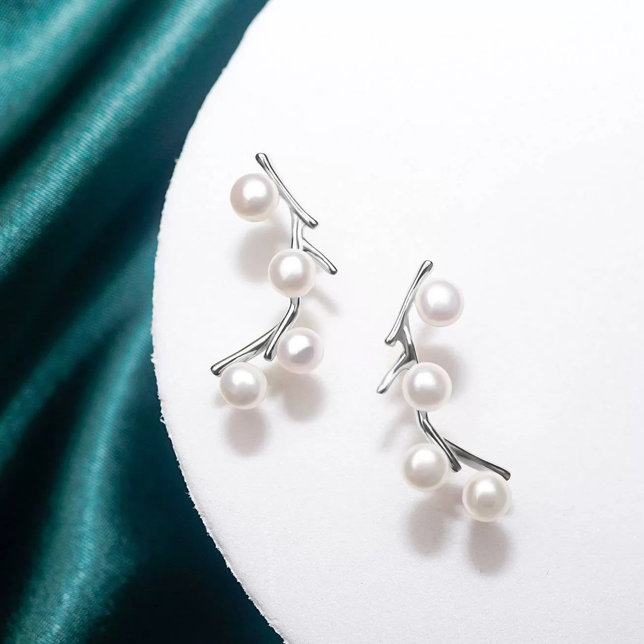 Elegant Freshwater Pearl Earrings WE00429 | GARDENS