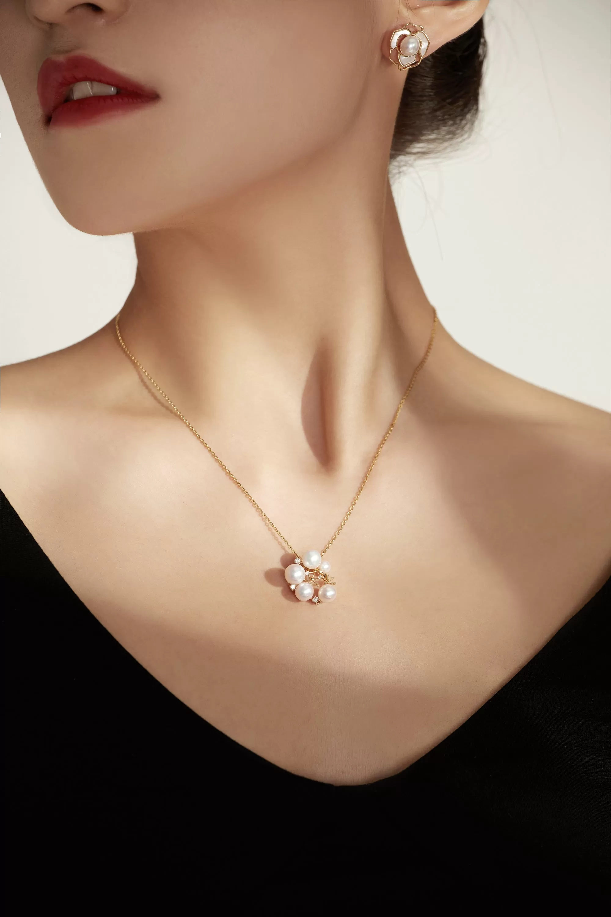 Elegant Freshwater Pearl Necklace WN00435