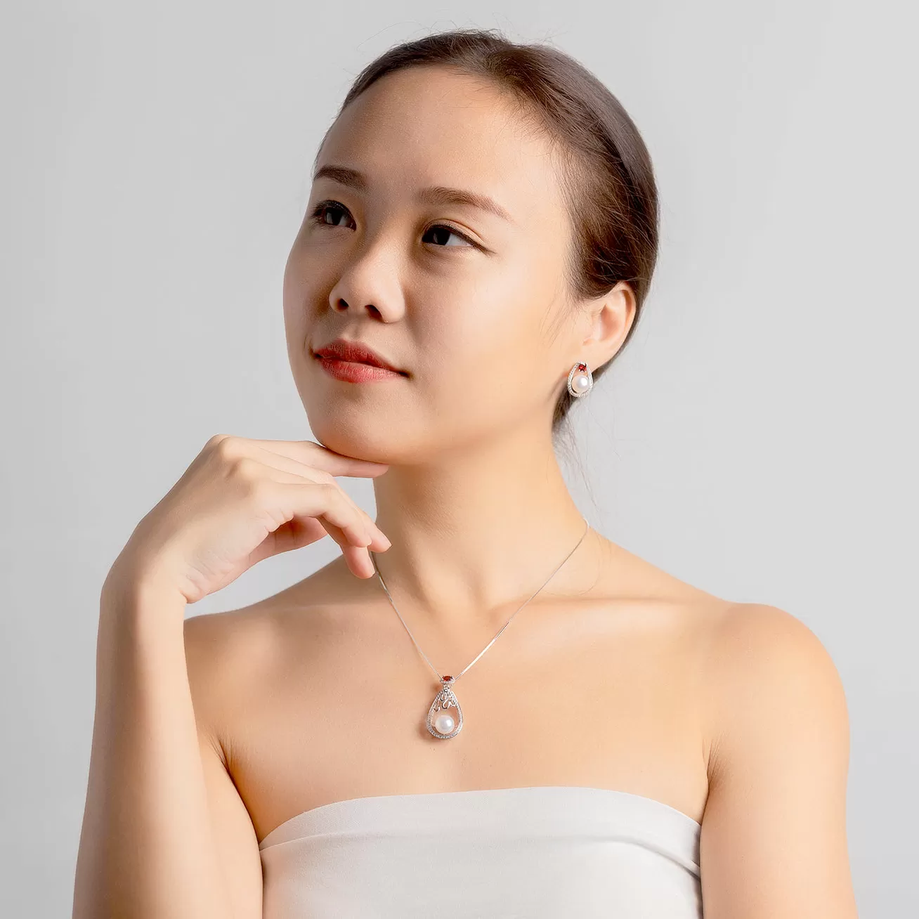 Elegant Freshwater Pearl Necklace WN00487