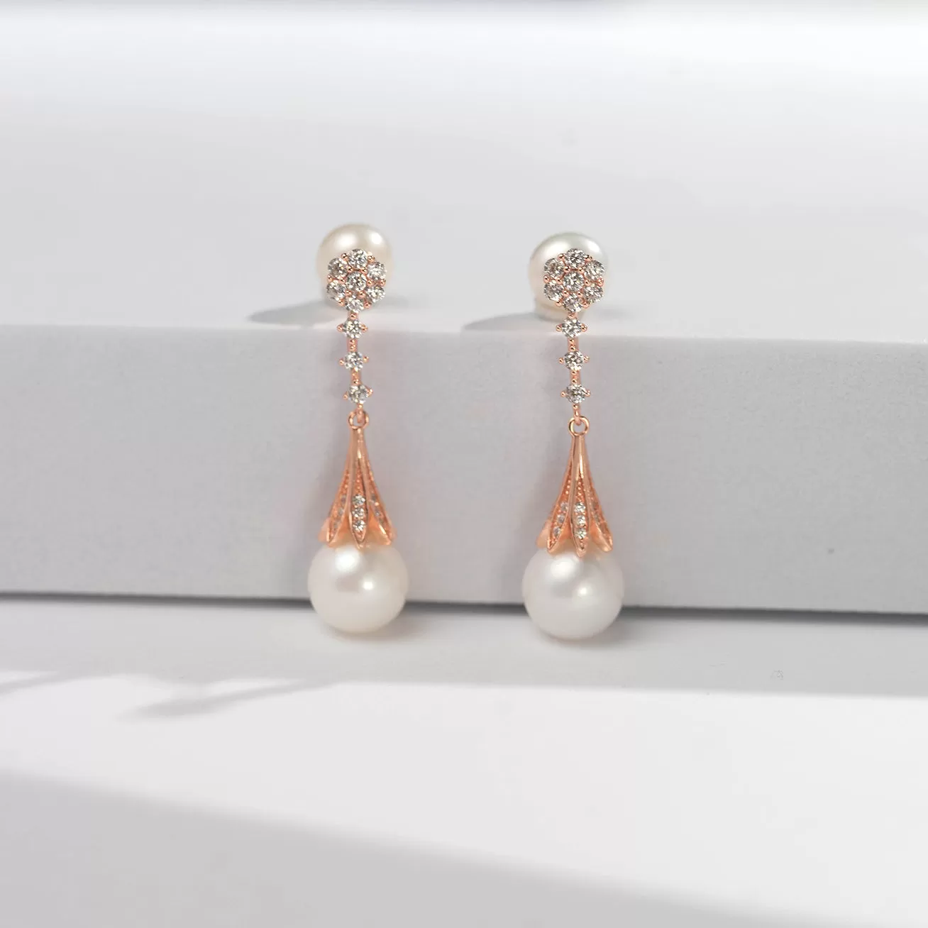 Elegant Pearl Earrings WE00516