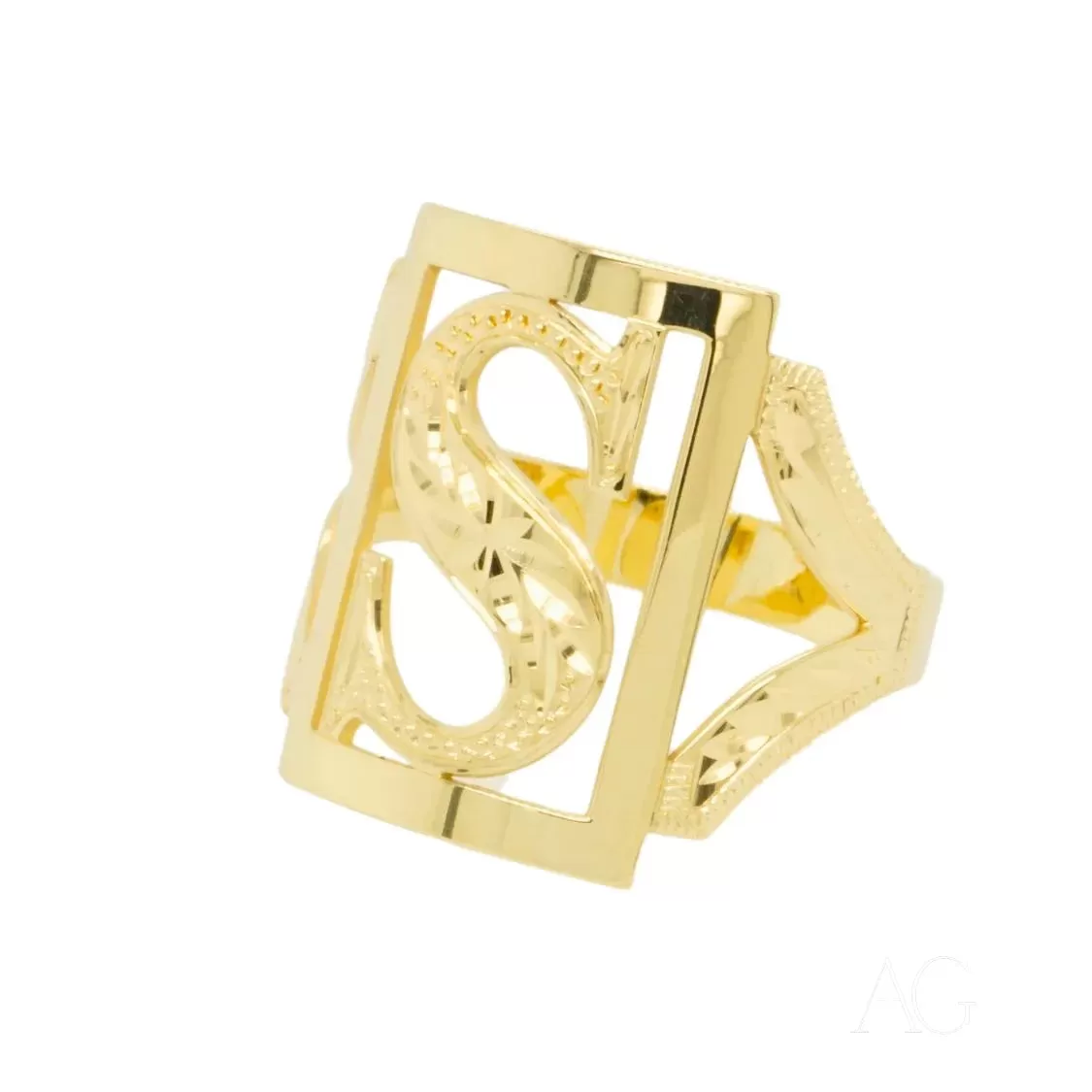 Elegant Personalized Initial Letter Ring