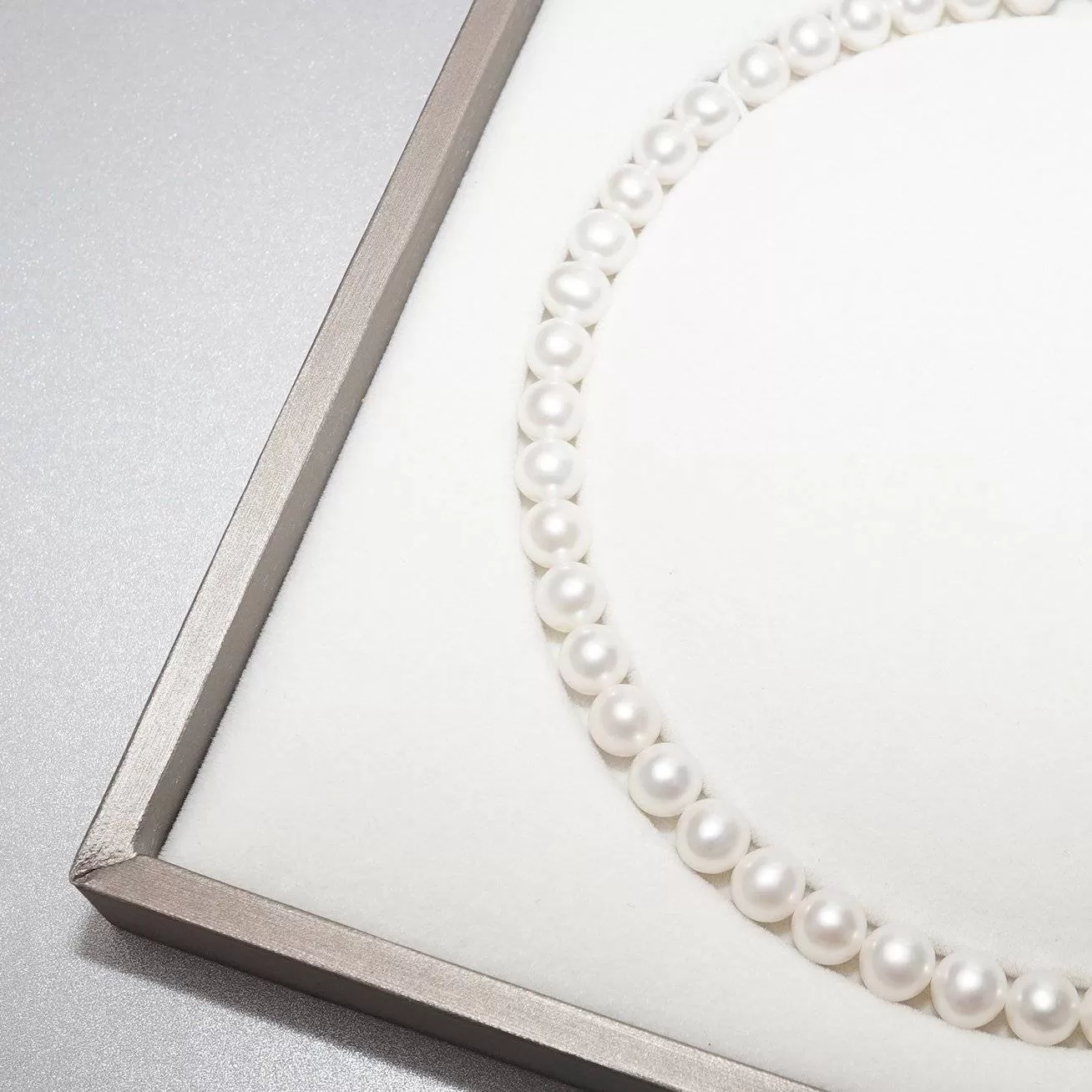 Elegent White Freshwater Pearl Necklace WN00094