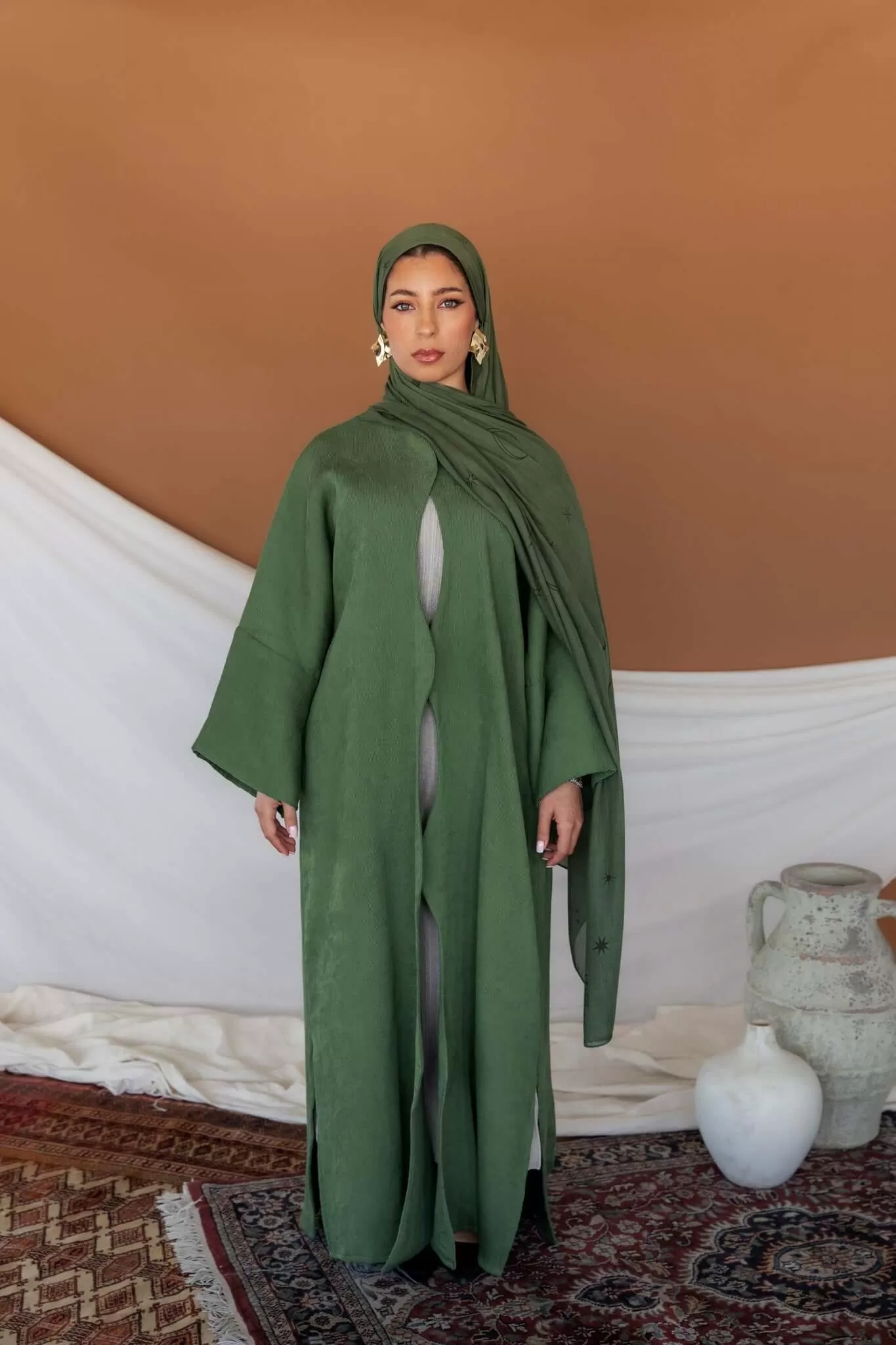 green curve abaya