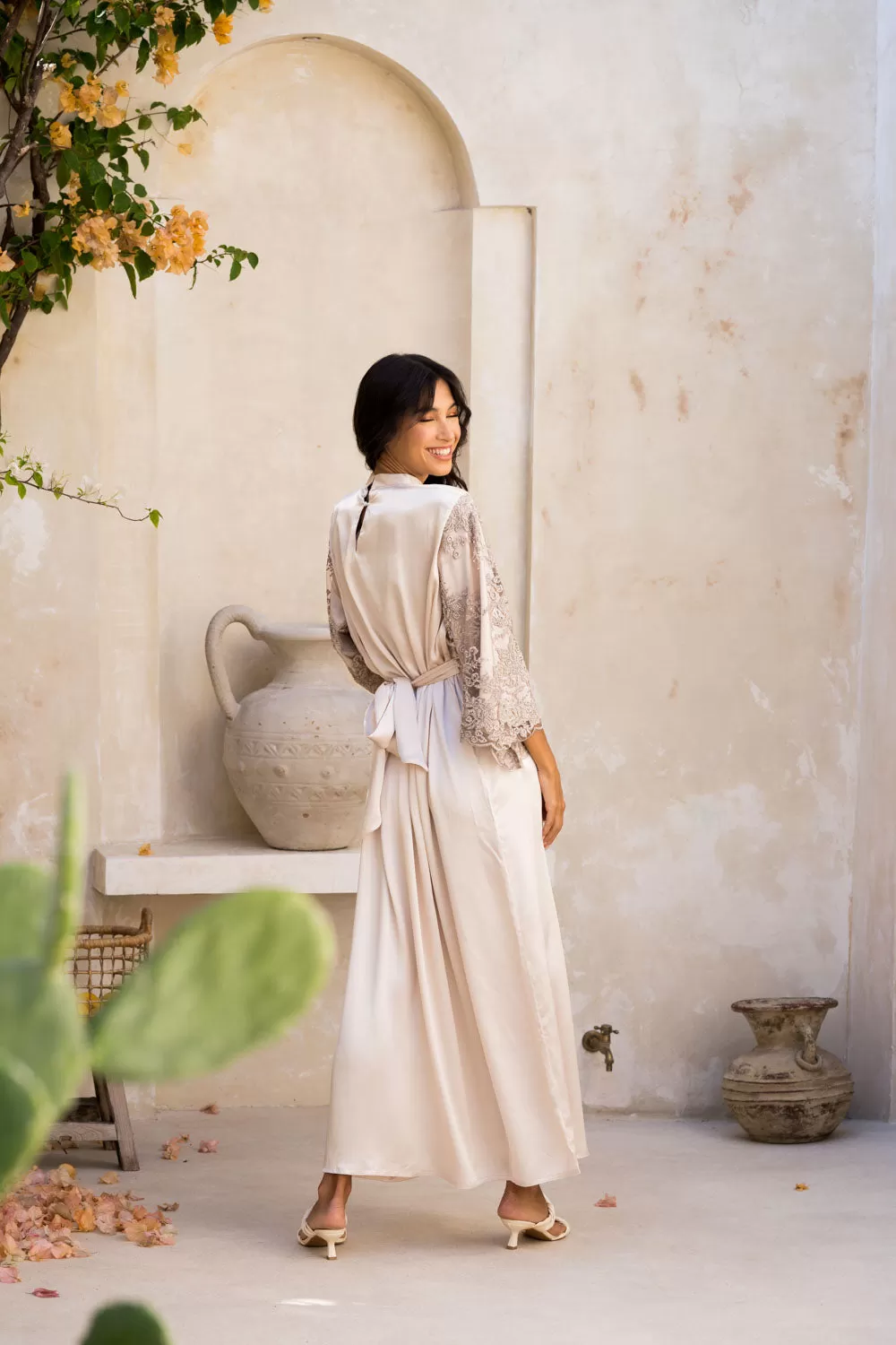 Ivory Blooms Abaya