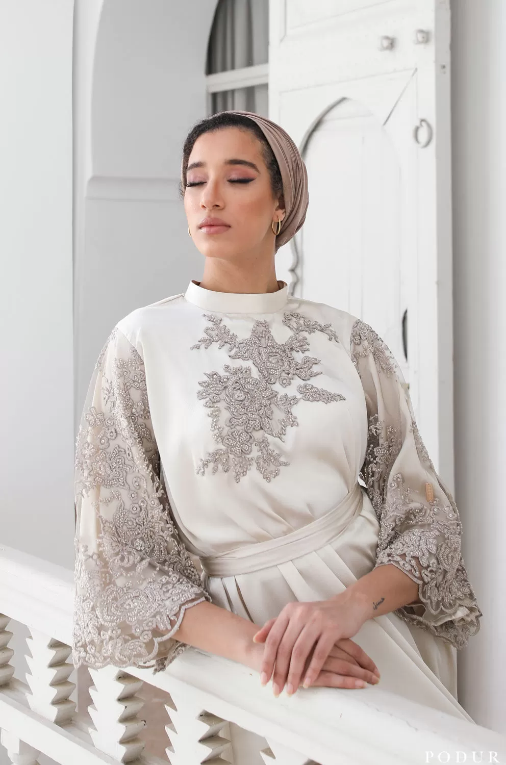 Ivory Blooms Abaya