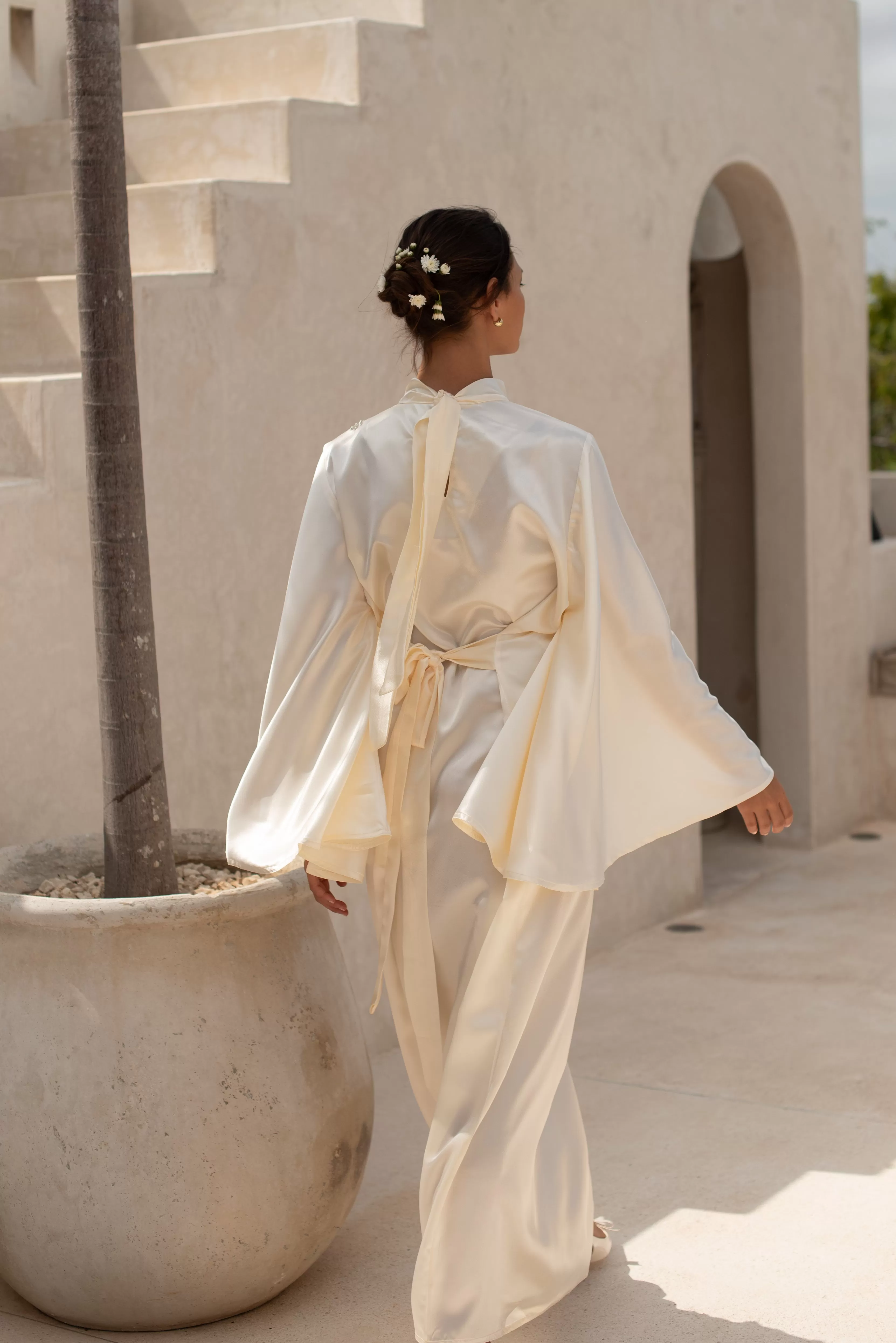 Ivory Breeze Abaya