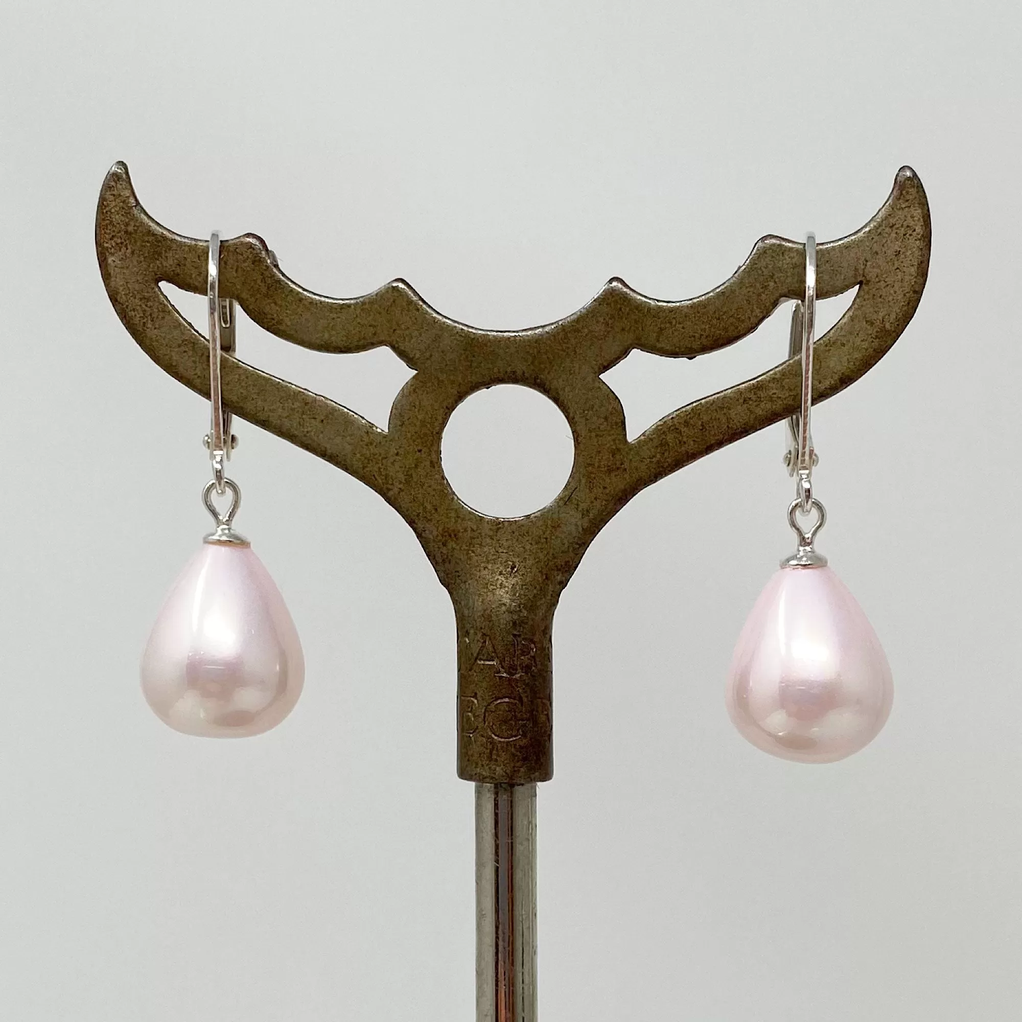 MAGGIE pink mother of pearl teardrop earrings