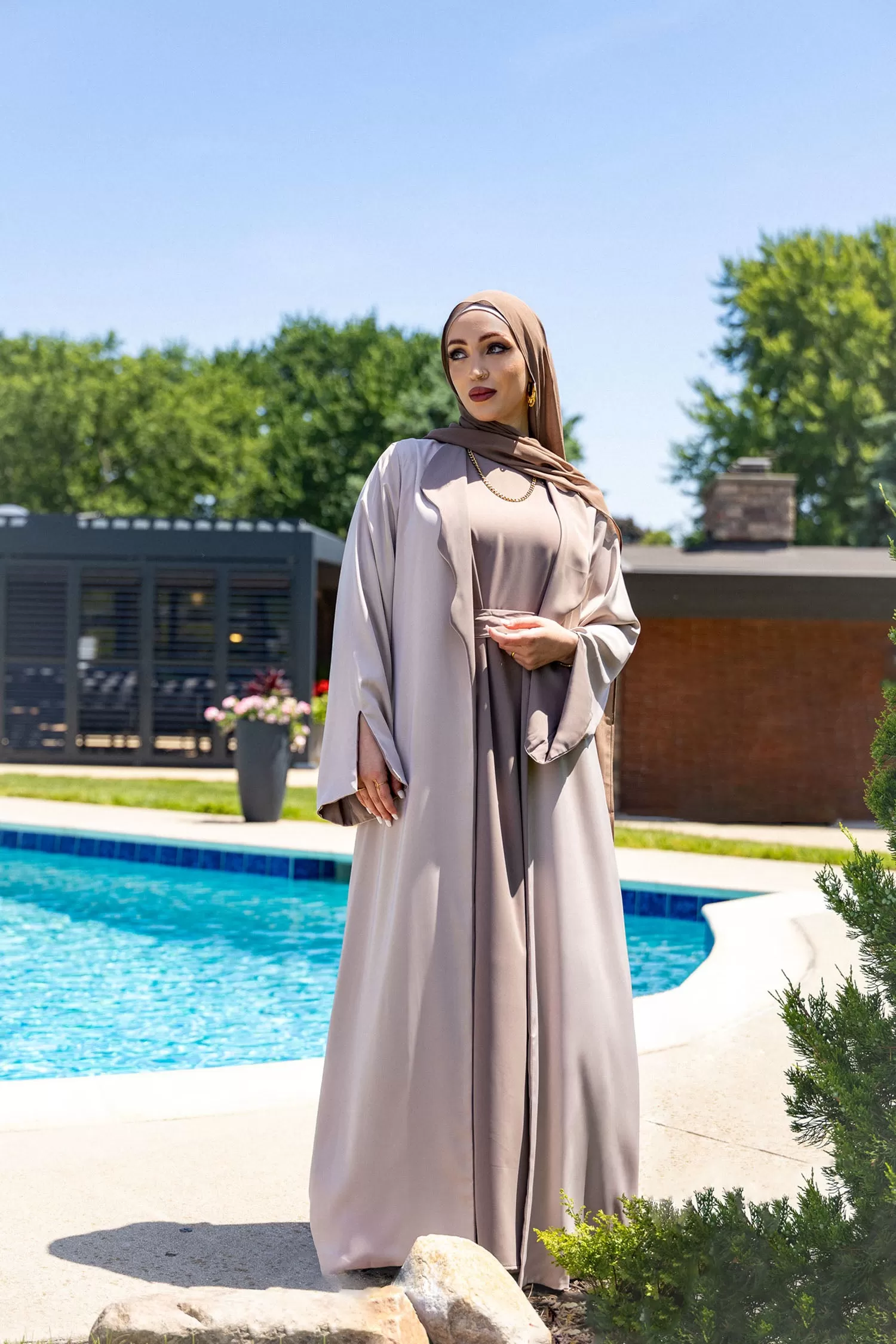 Nawra Reversible Abaya Set -  Beige / Mink