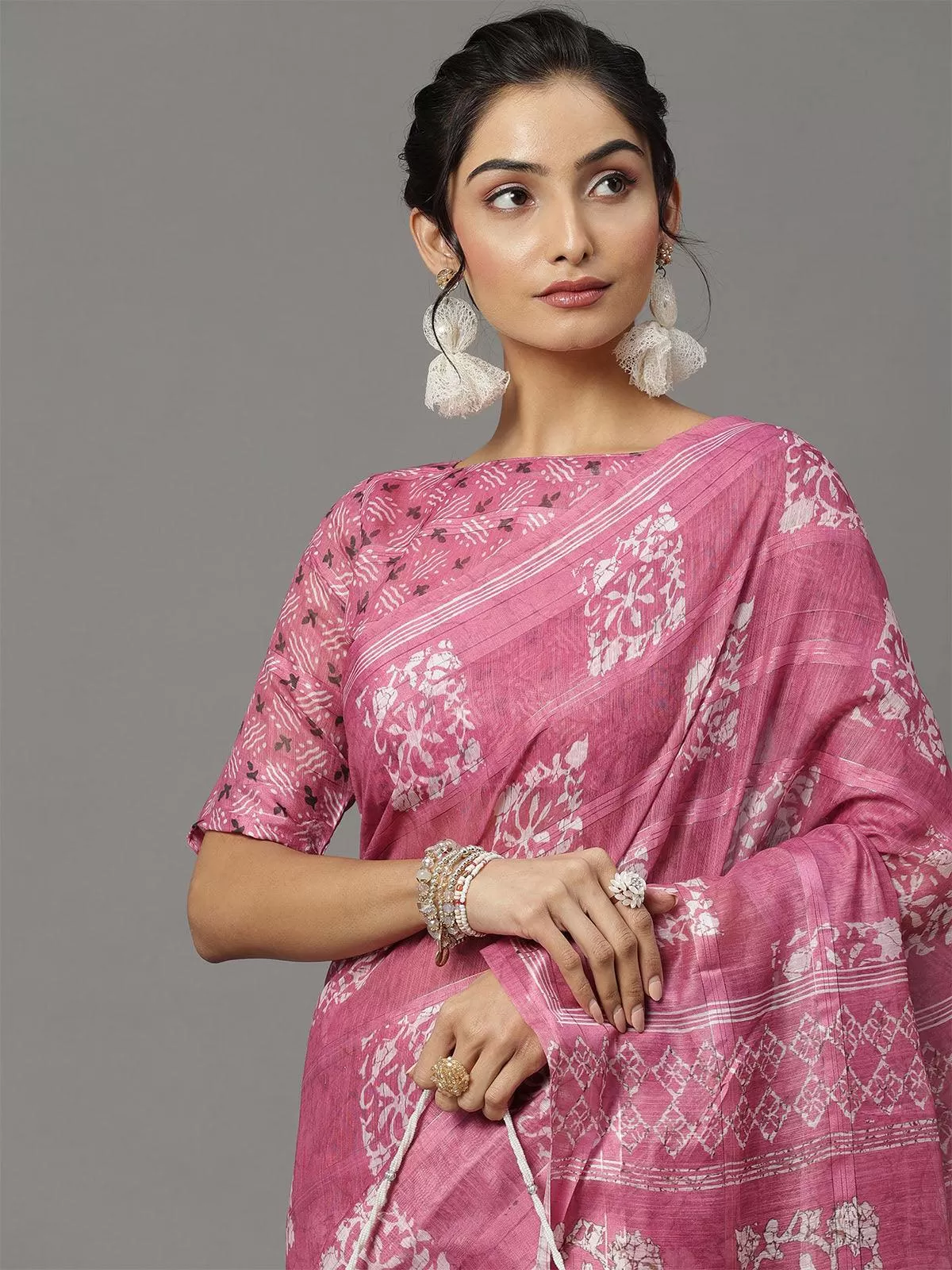 Odette Women Soft Silk Pink Printed Designer Saree With Blouse Piece