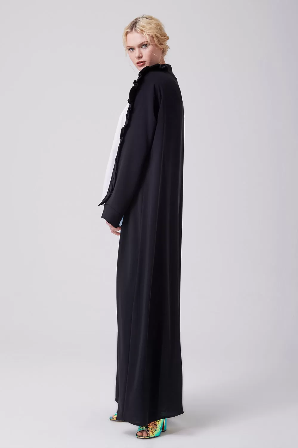 Peony Abaya Black