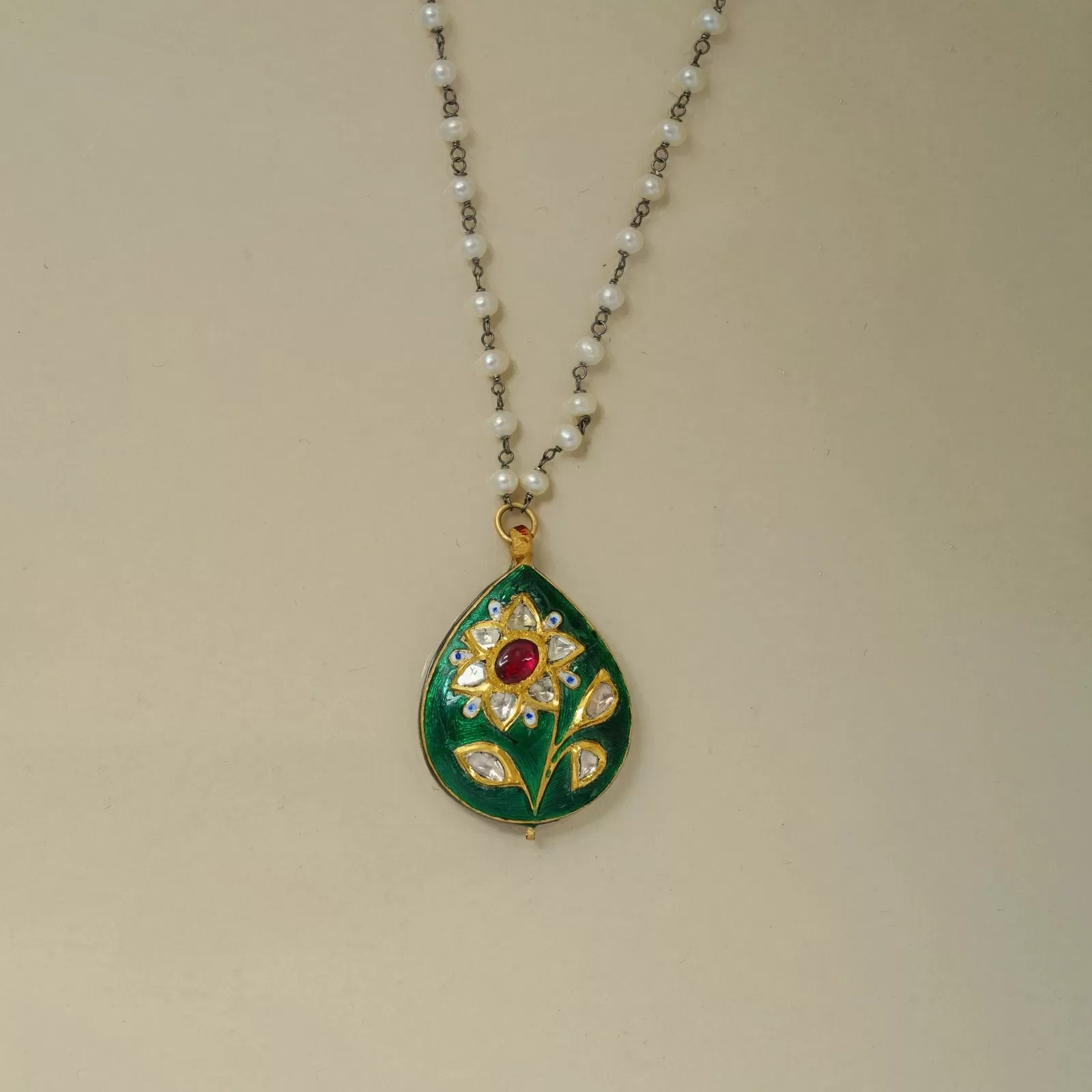 Raag Pendant Necklace